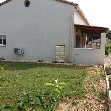 Villa De *